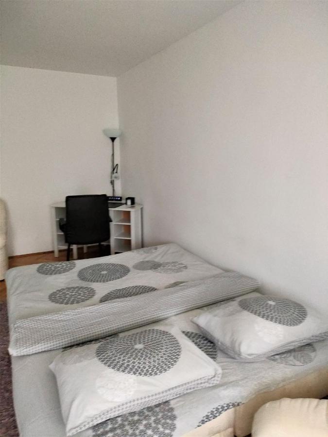 Adrian Home, Central Ploieşti Esterno foto